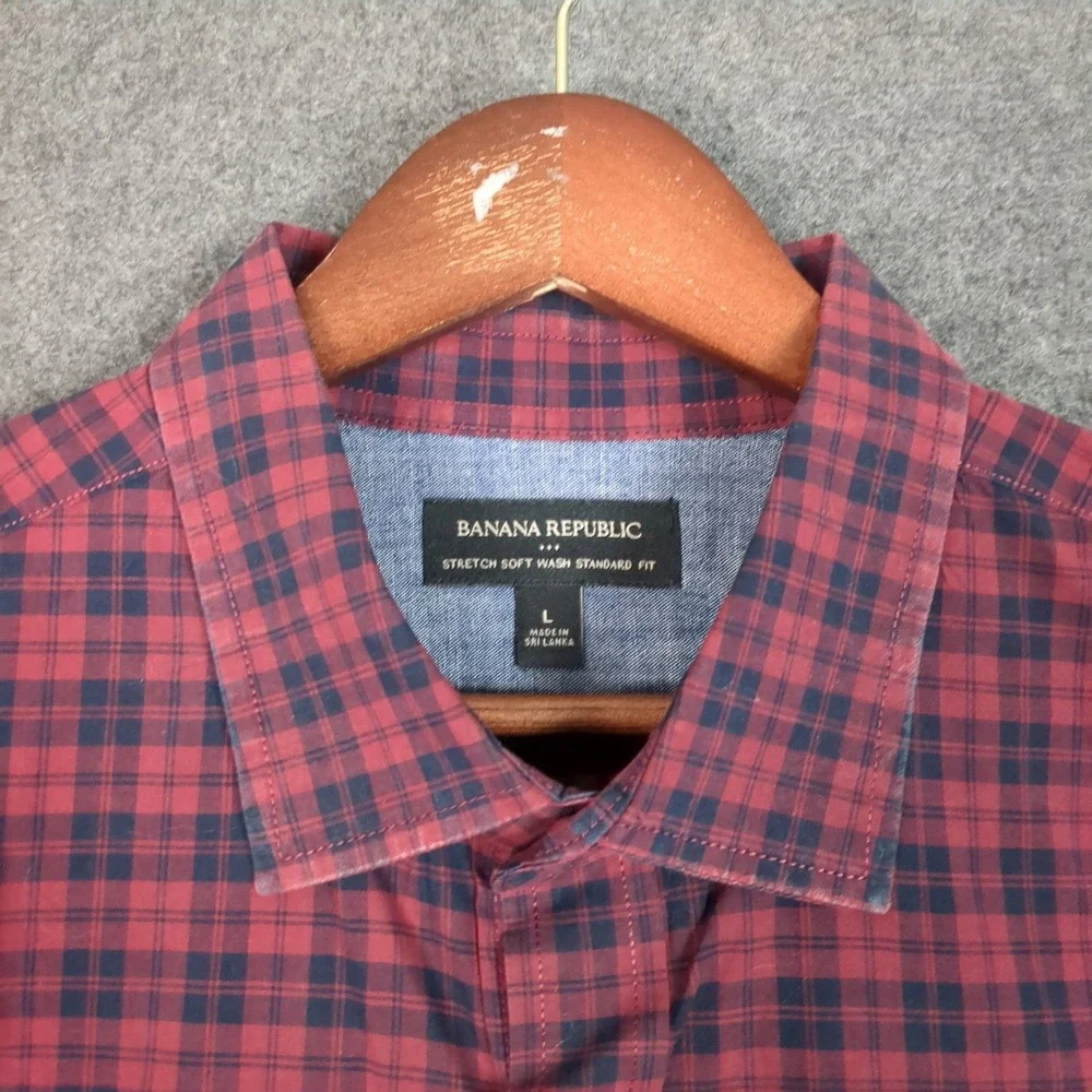 Banana Republic Mens Large Red Navy Plaid Stretch Soft Wash Standard Fit Shirt
